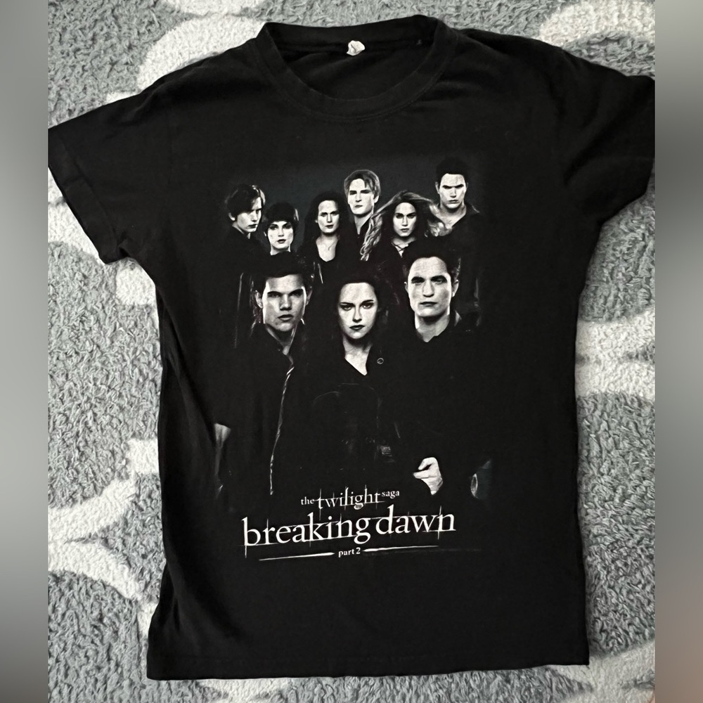 Vintage Breaking Dawn Twilight Saga Tee Shirt